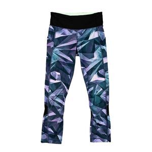 Lululemon Capri Women 2 Multi 4 Way Stretch Stash Pocket Inspire Prism Pant